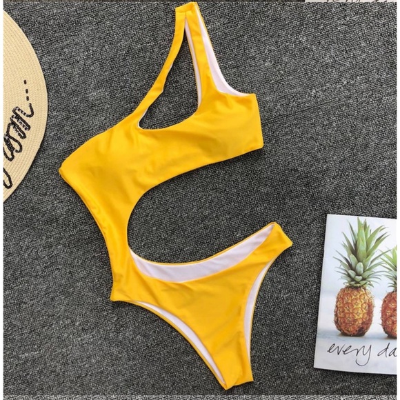 Cut out monokini - Picture 2 of 3